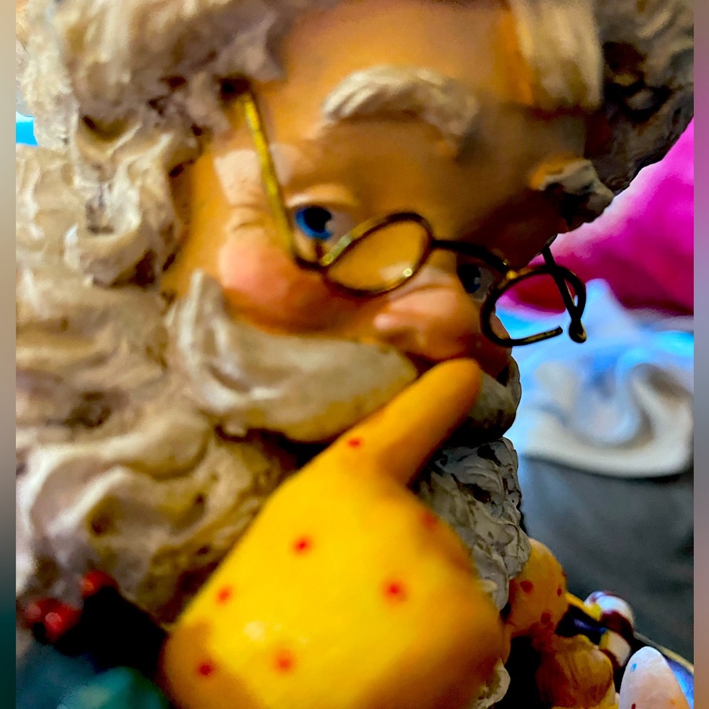 1999 MaryEngelbreit Christmas Wonder Santa Sculpture on Wood Base 10in